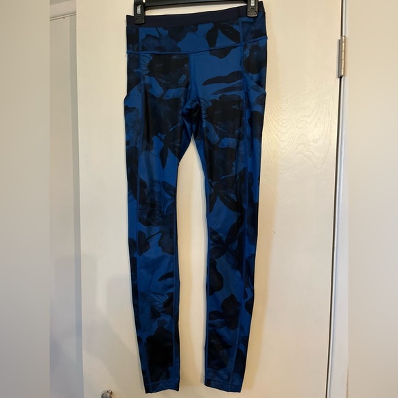 Lululemon Full Length Jumbo Inky Floral Wunder Under Size 4 - Picture 9 of 16